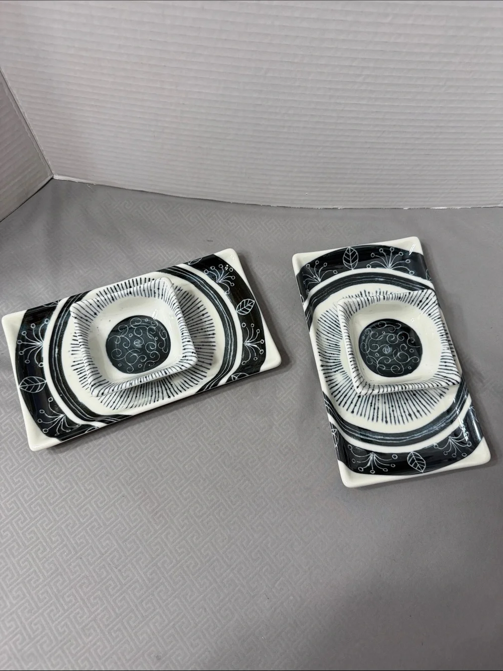 Vintage Crate & Barrel Akira Japanese Sushi Plates and Dipping Bowls Set for 2
